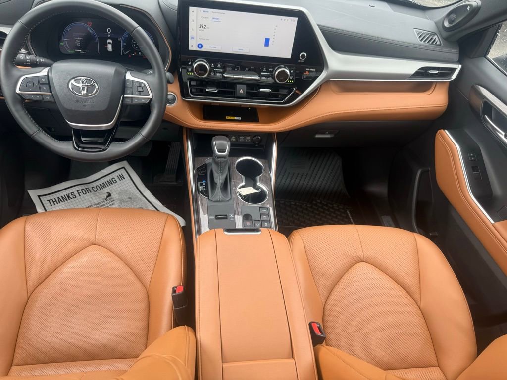 2025 Toyota Highlander Platinum