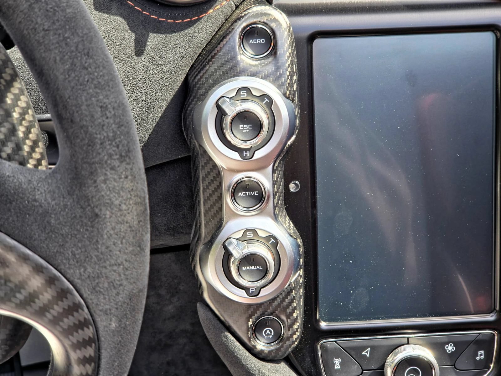 Used 2022 McLaren 765LT photo 42