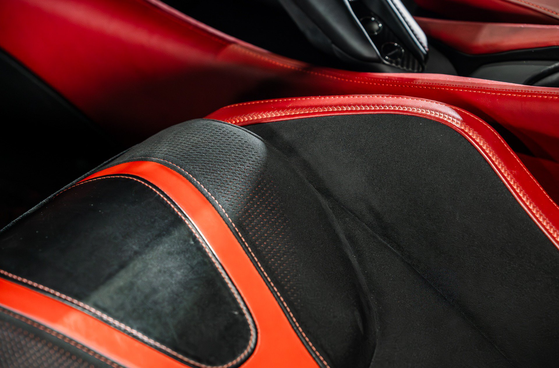 Used 2018 McLaren 720S Performance photo 28