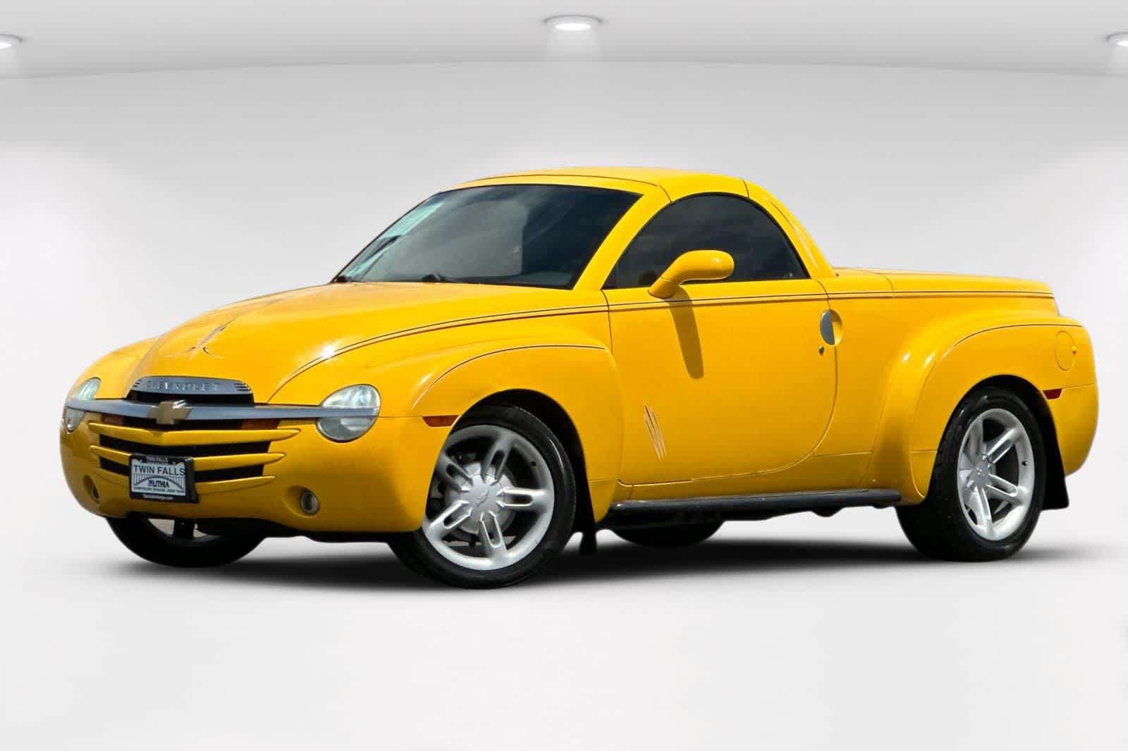 Used 2004 Chevrolet SSR w/ Preferred Equipment Group