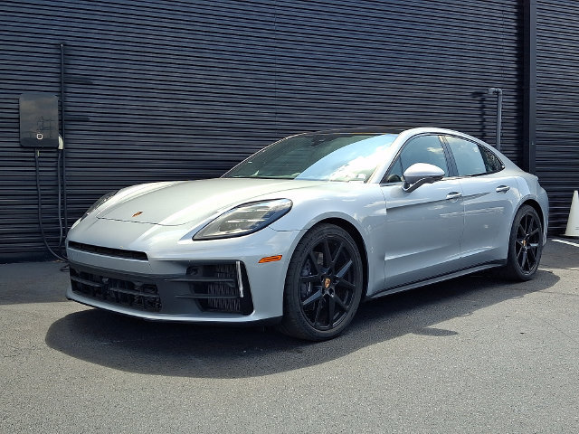New 2026 Porsche Panamera 4