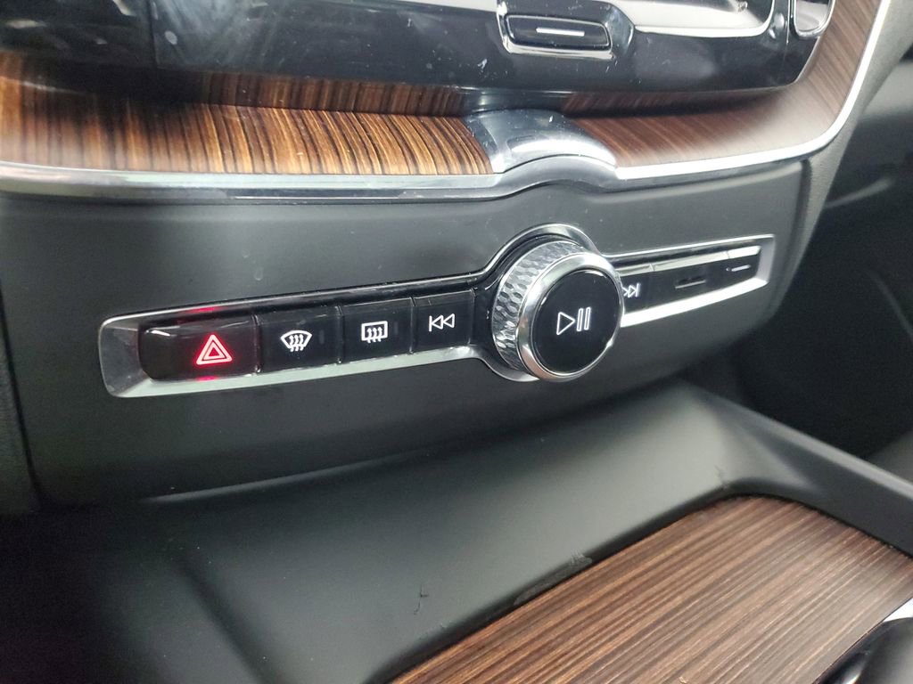 2024 Volvo Xc60 B5 Plus