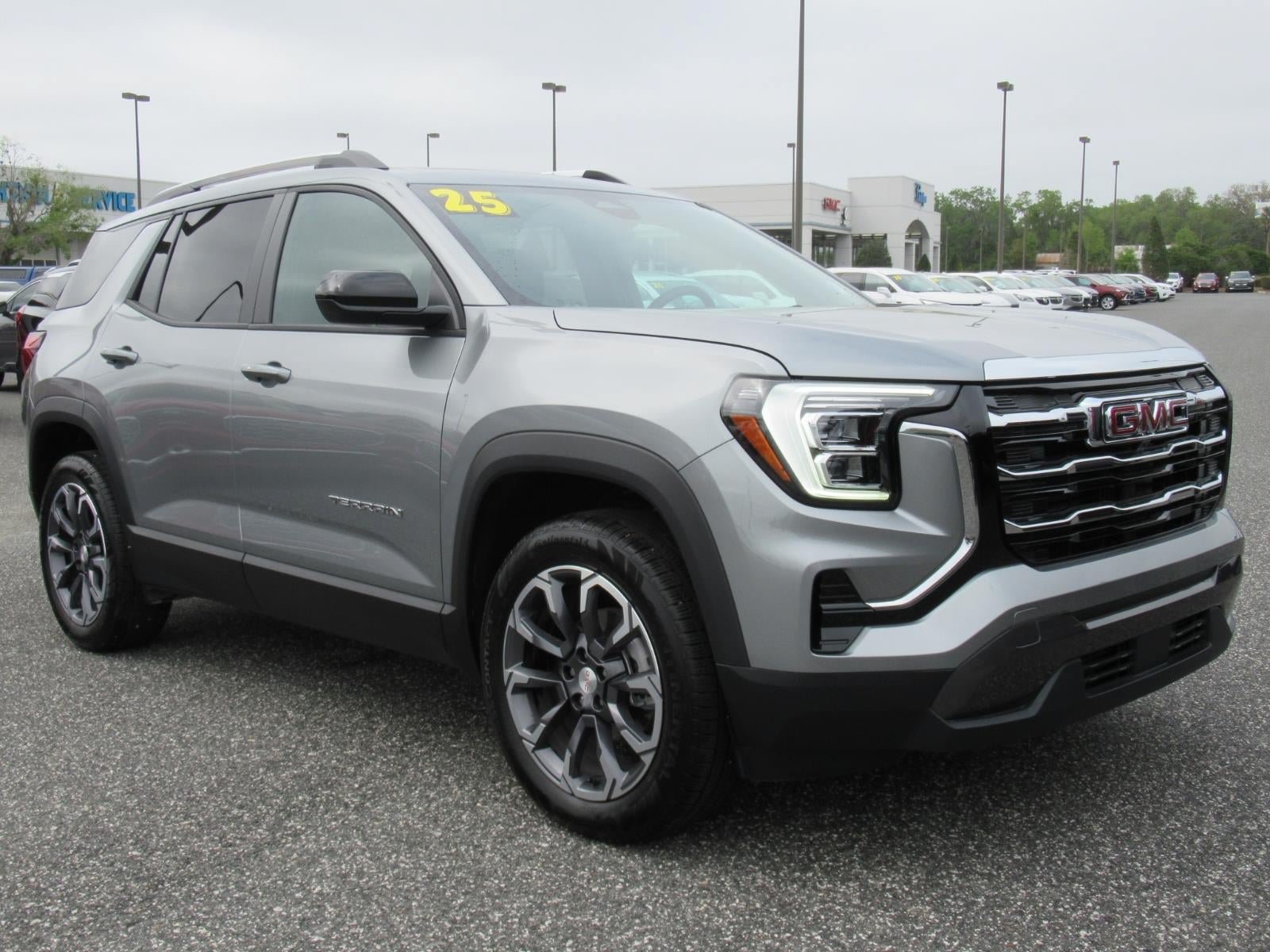 Used 2025 GMC Terrain Elevation w/ Elevation Premium Package