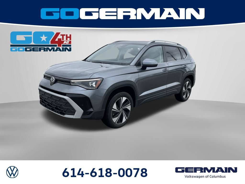 Used 2025 Volkswagen Taos SE w/ Panoramic Sunroof Package