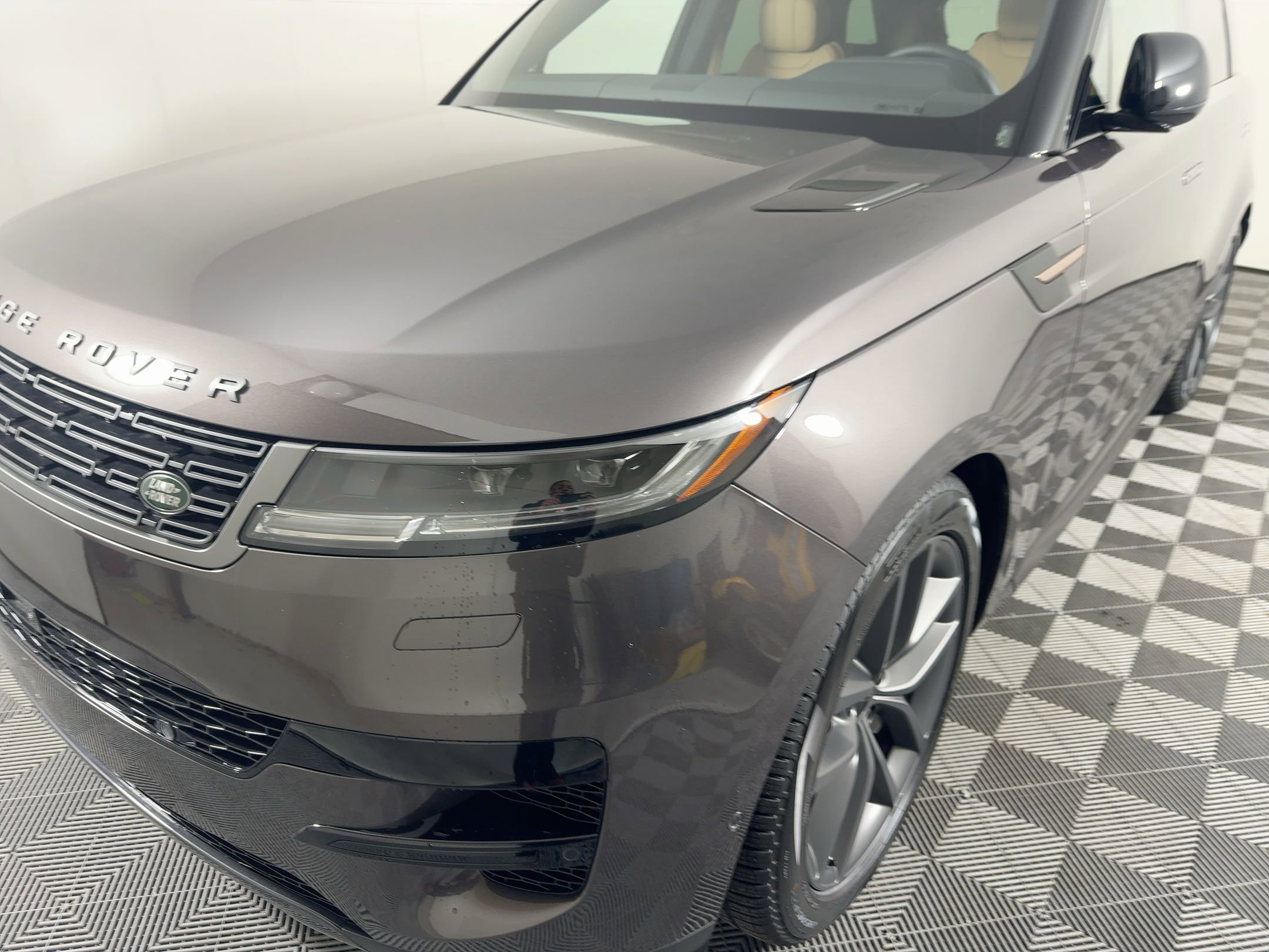 2026 Land Rover Range Rover Sport SE