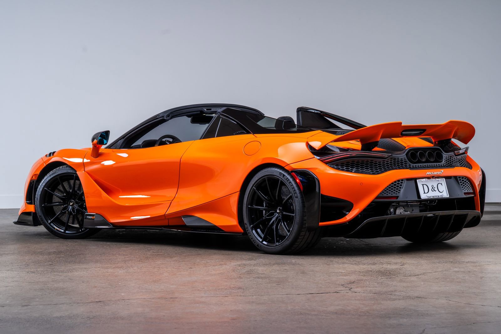 Used 2022 McLaren 765LT photo 7