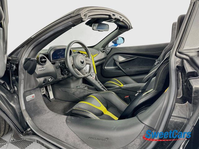 Used 2022 McLaren 720S Spider photo 17