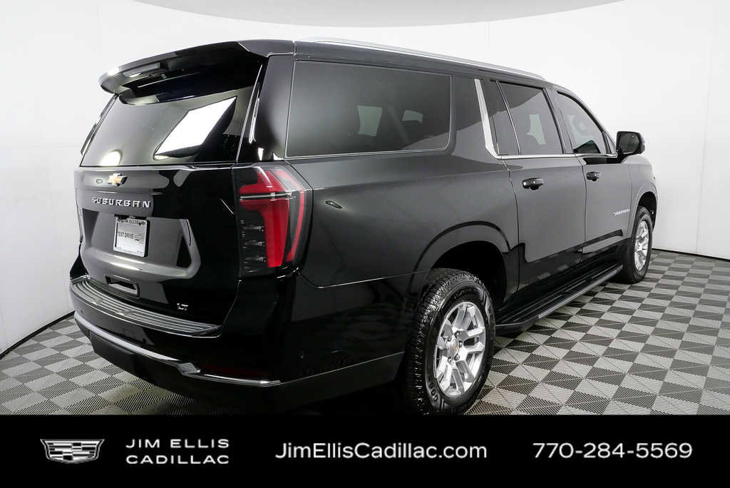2025 Chevrolet Suburban LT