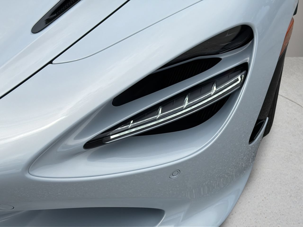 Used 2025 McLaren 750S Spider photo 10