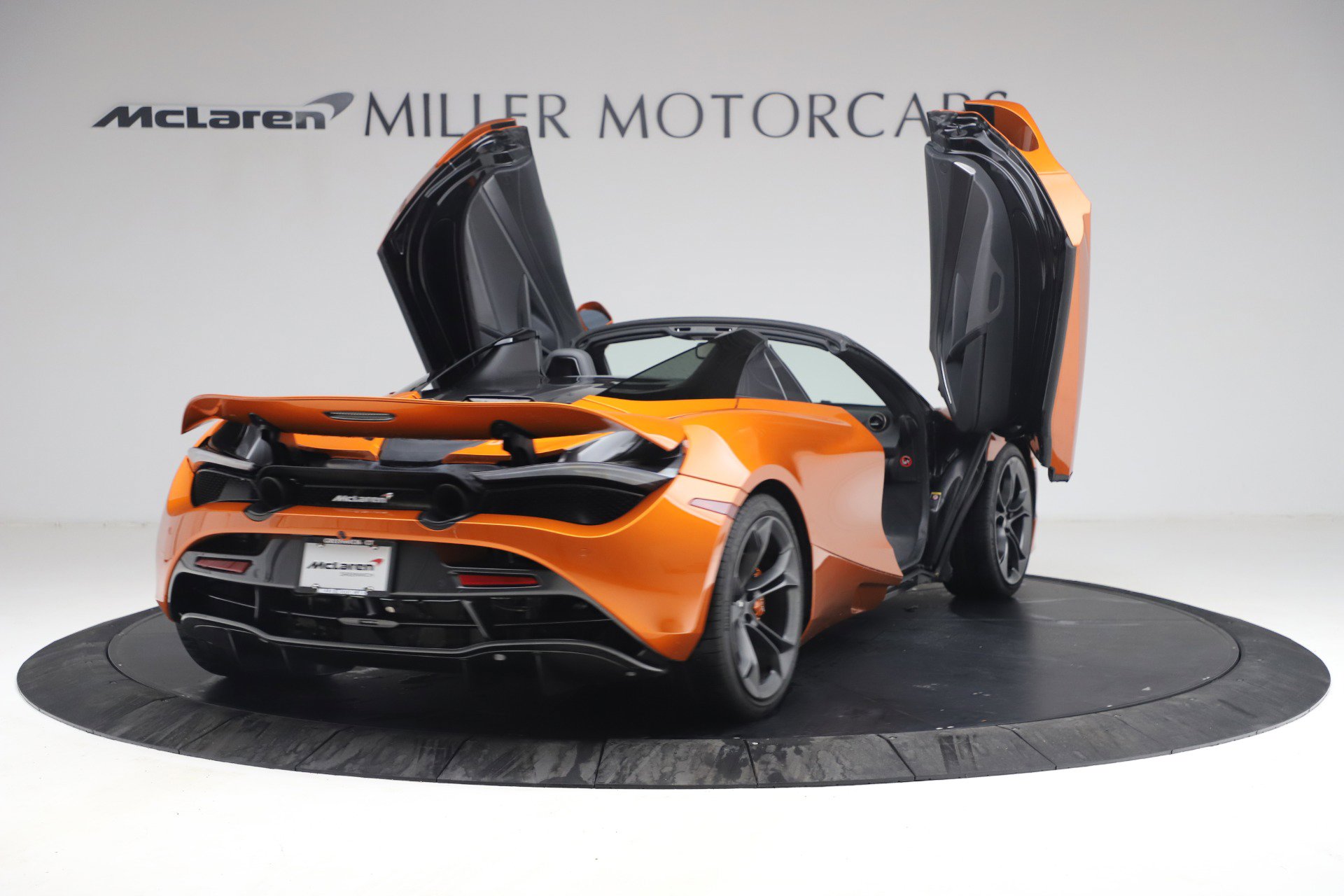 Used 2020 McLaren 720S Spider photo 19