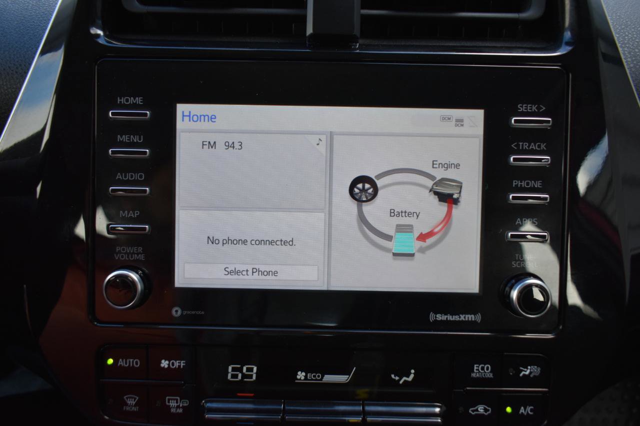 2022 Toyota Prius LE