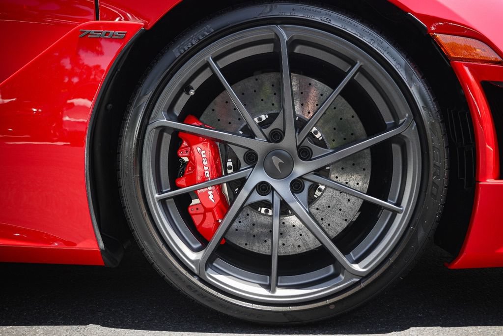 Used 2027 McLaren 750S Spider photo 16