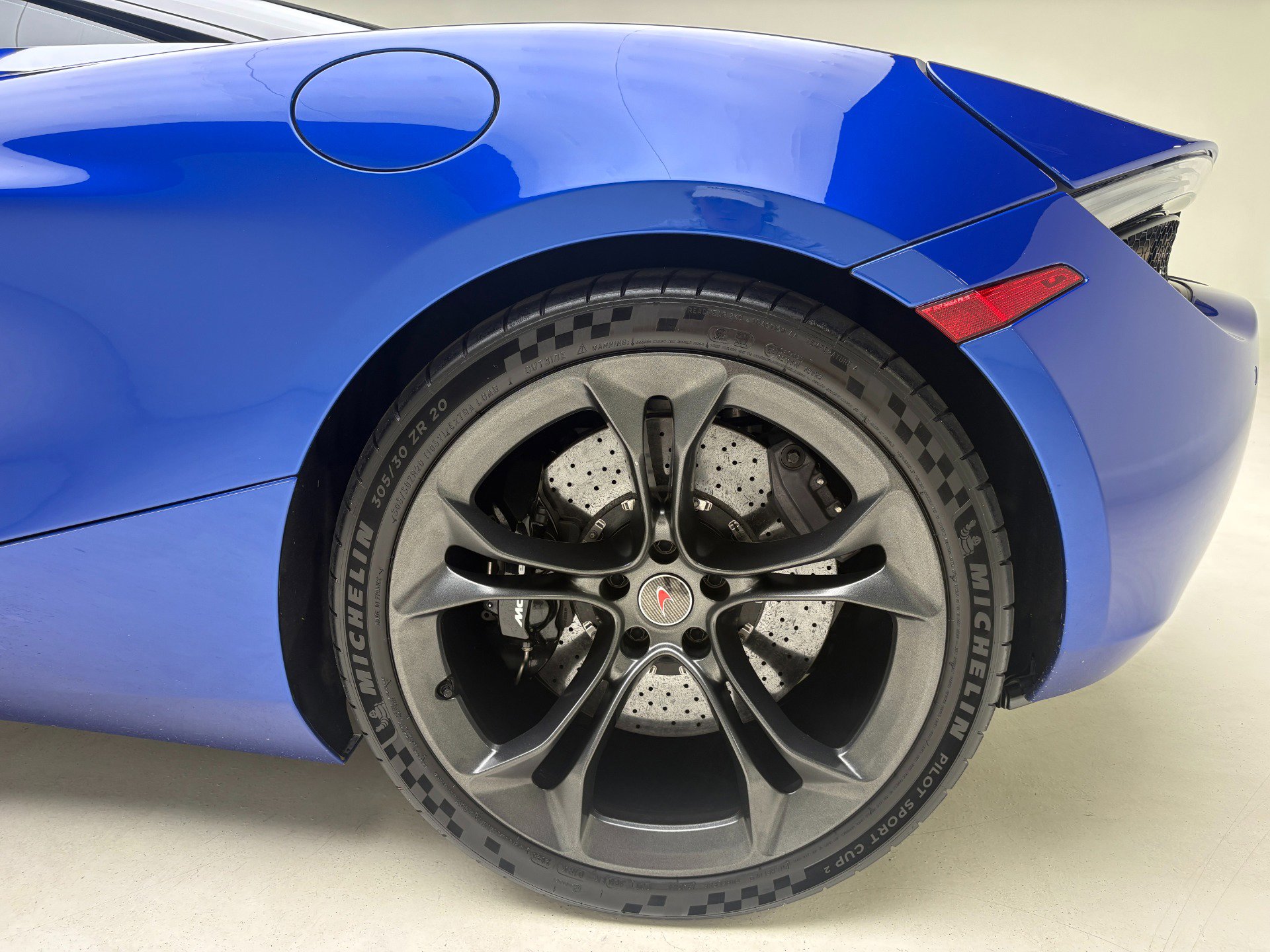 Used 2018 McLaren 720S Performance photo 28