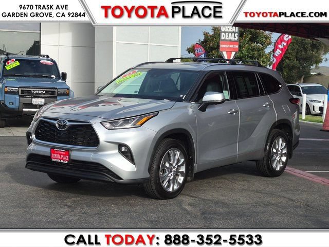 Used 2023 Toyota Highlander Limited