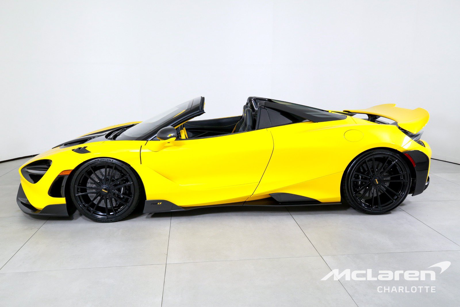 Used 2022 McLaren 765LT photo 7
