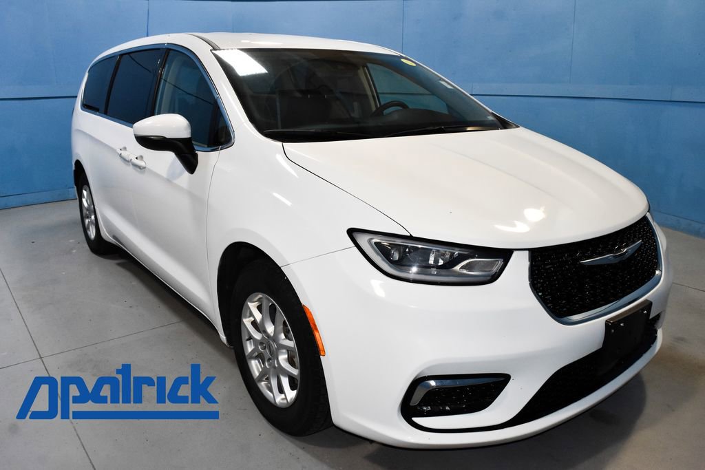 Used 2023 Chrysler Pacifica Touring-L