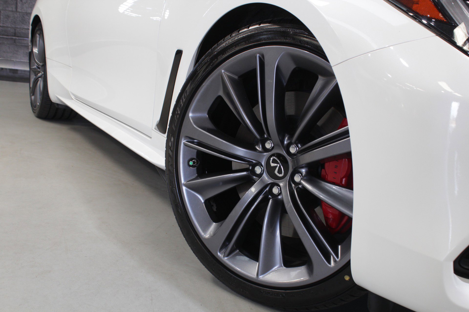 2022 INFINITI Q60 Red Sport 400