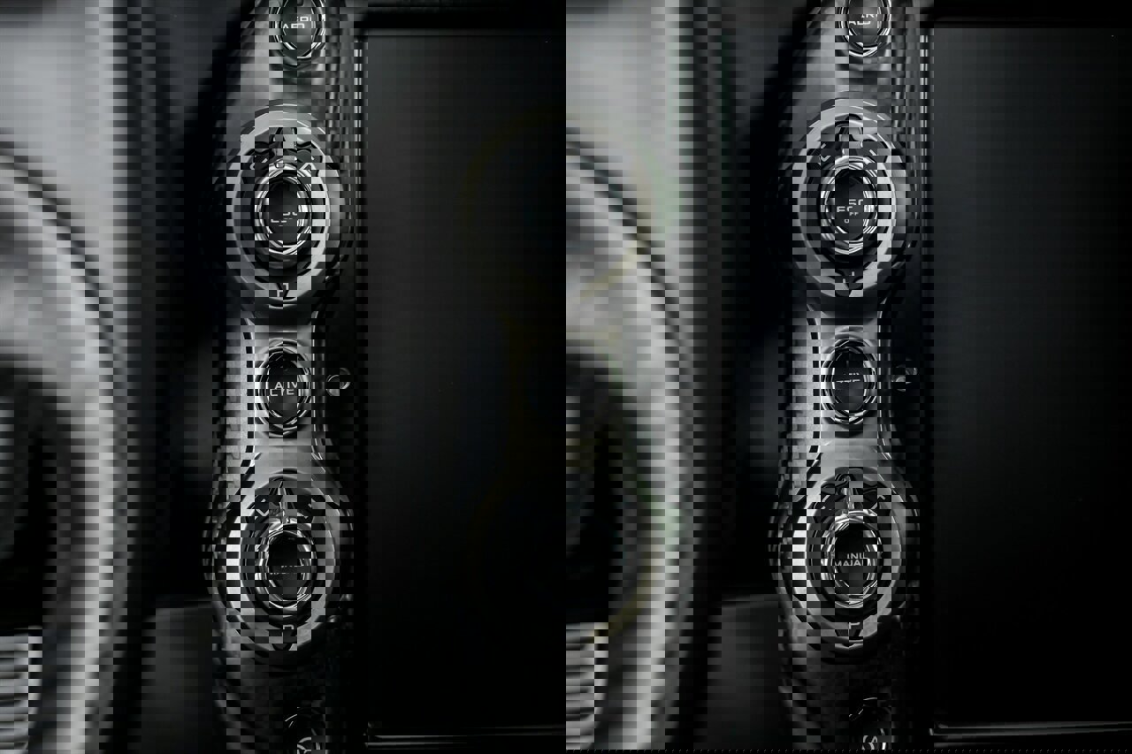 Used 2018 McLaren 720S Performance photo 33