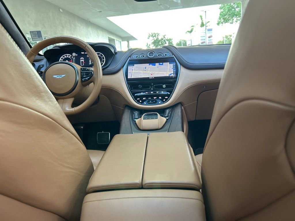 2021 Aston Martin DBX