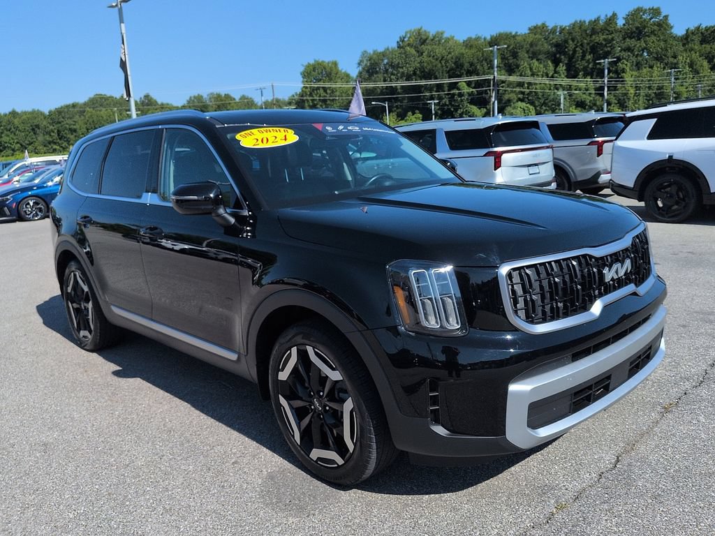 Certified 2024 Kia Telluride EX w/ EX Captain's Chair Package