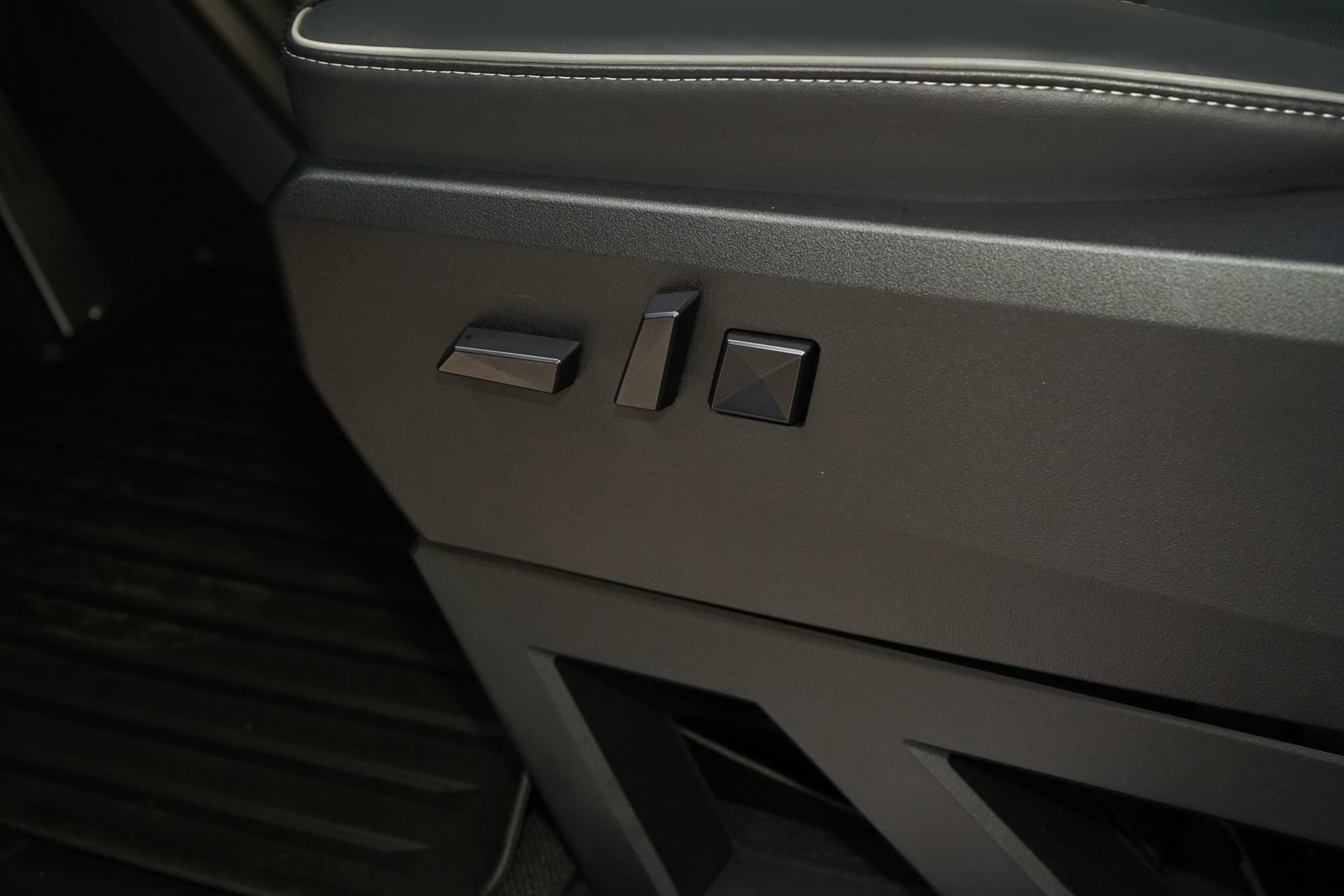 2024 Tesla Cybertruck Cyberbeast