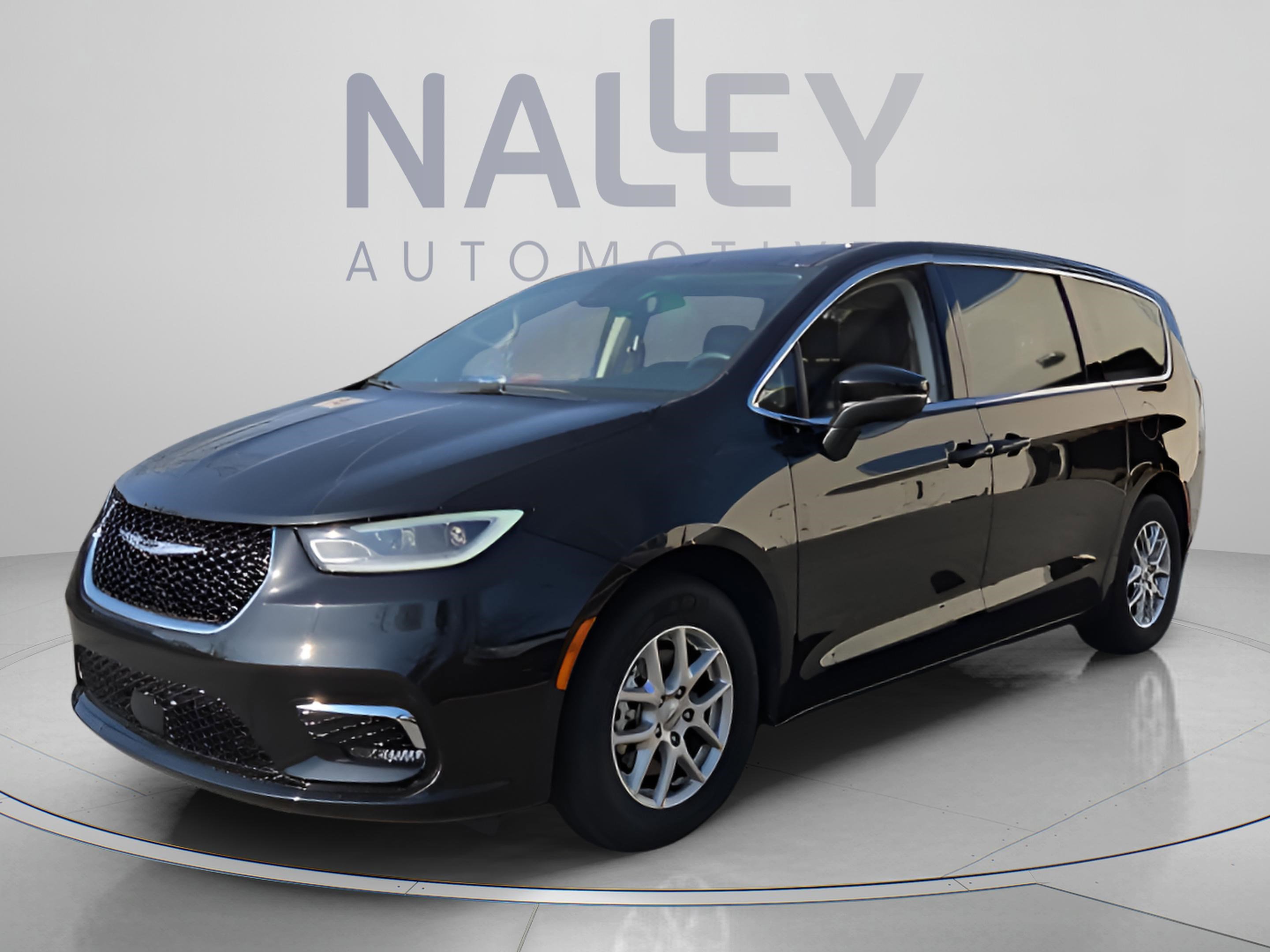 2023 Chrysler Pacifica Touring-L