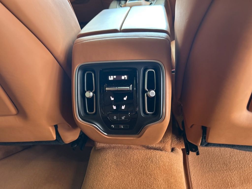 2023 Aston Martin DBX