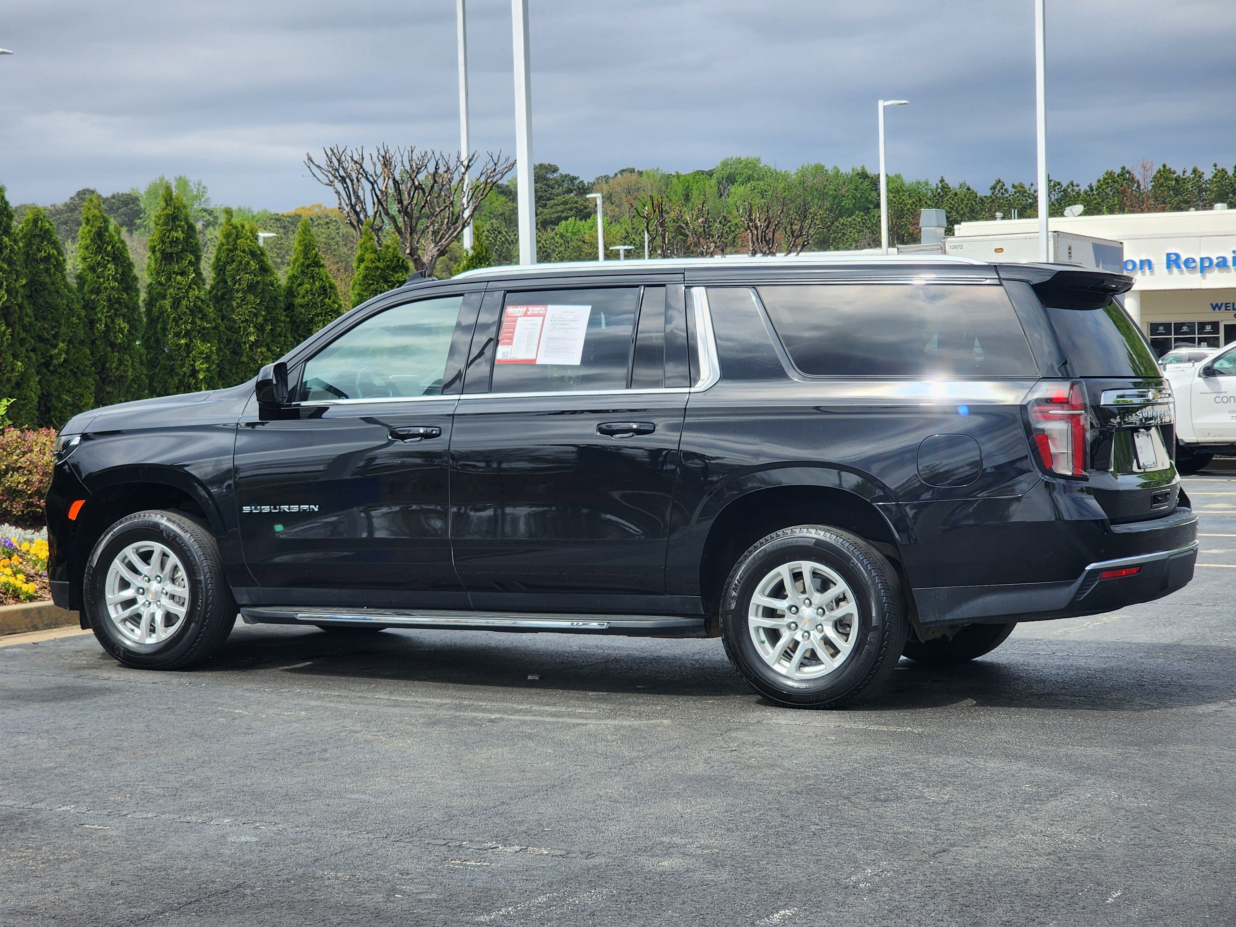 2024 Chevrolet Suburban LT