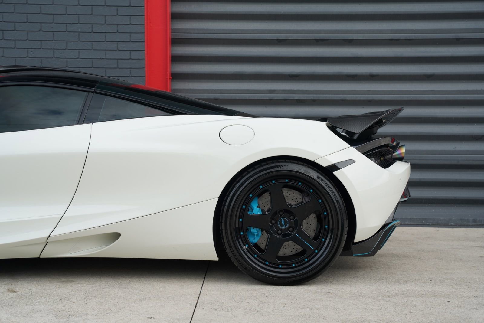 Used 2018 McLaren 720S Performance photo 10