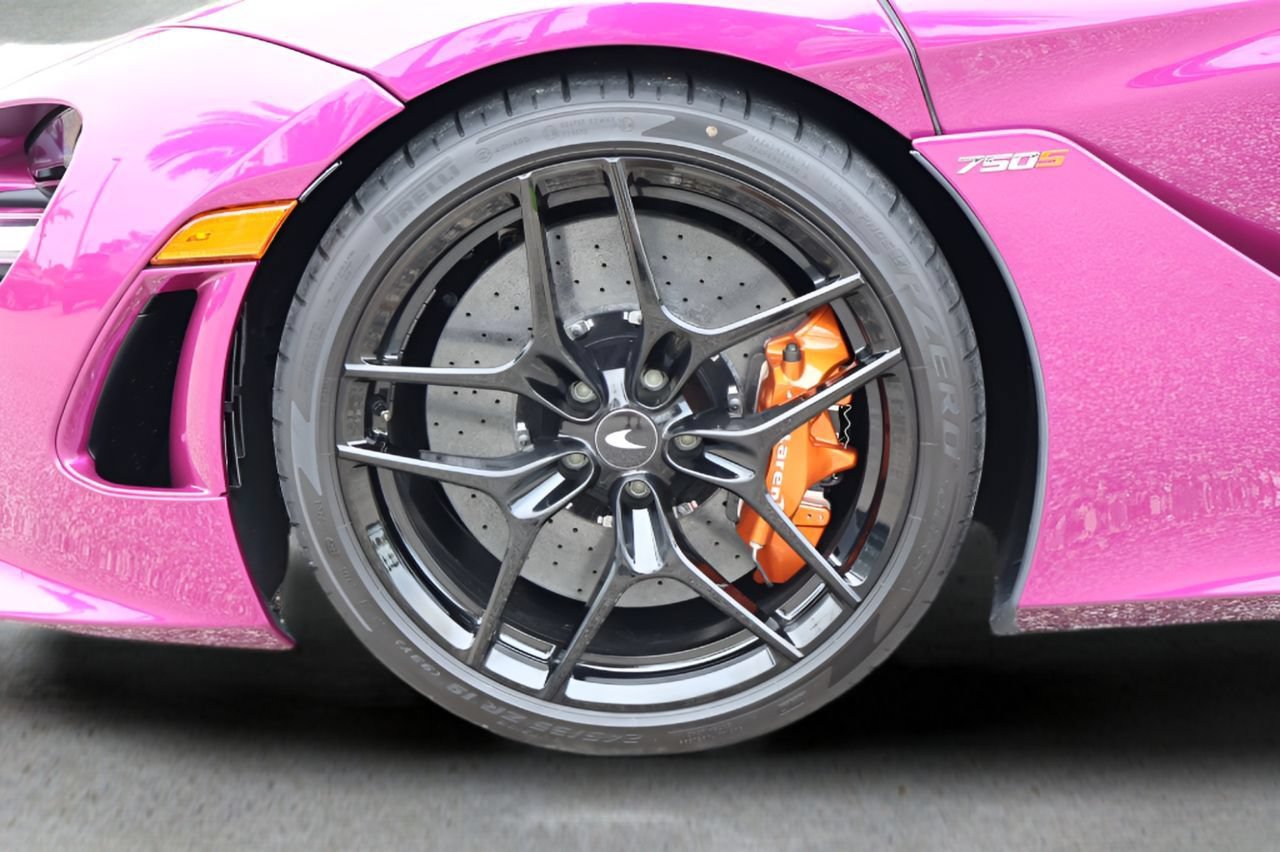 New 2026 McLaren 750S photo 25