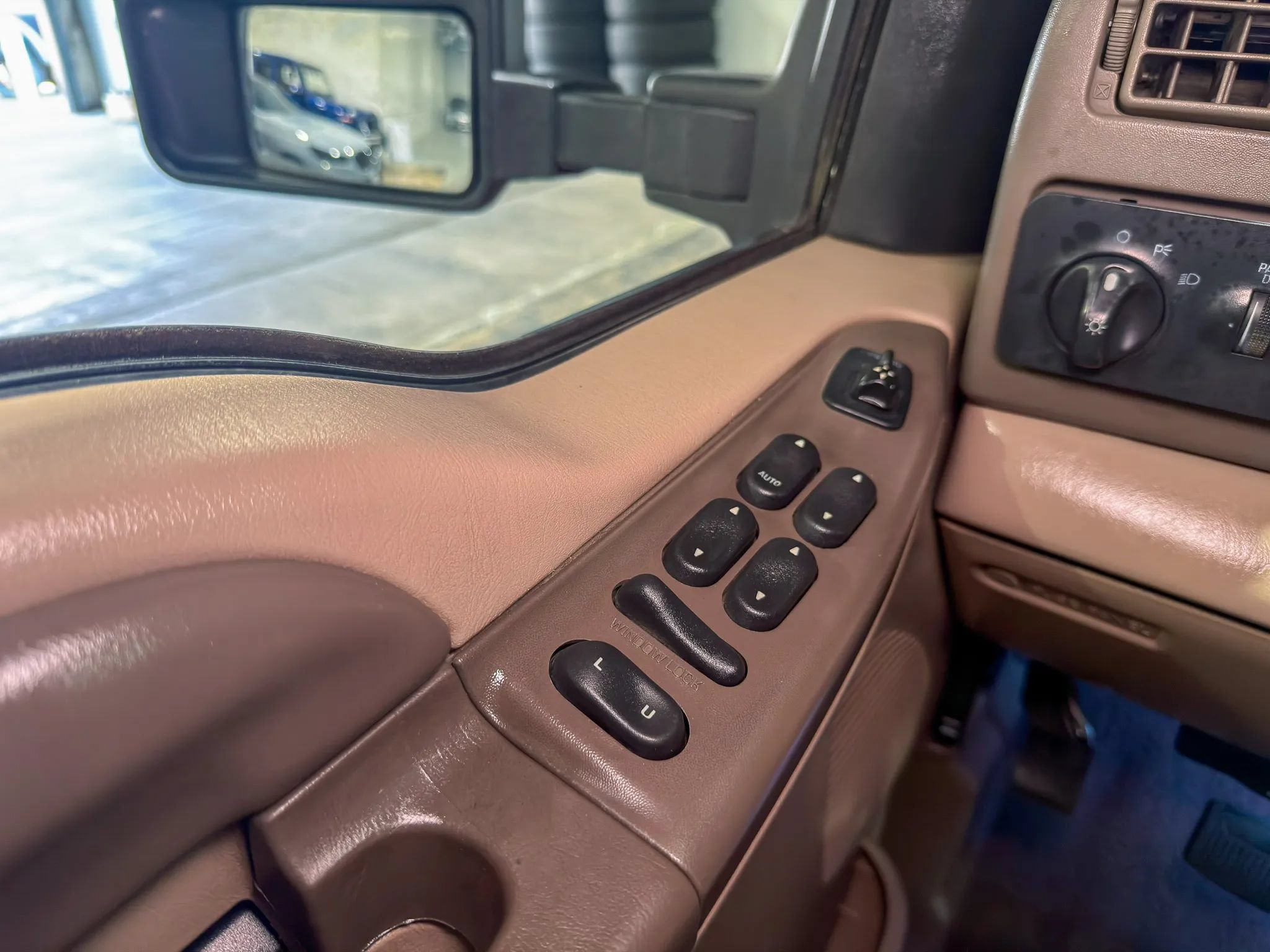 1999 Ford F-350 LARIAT - Photo 18