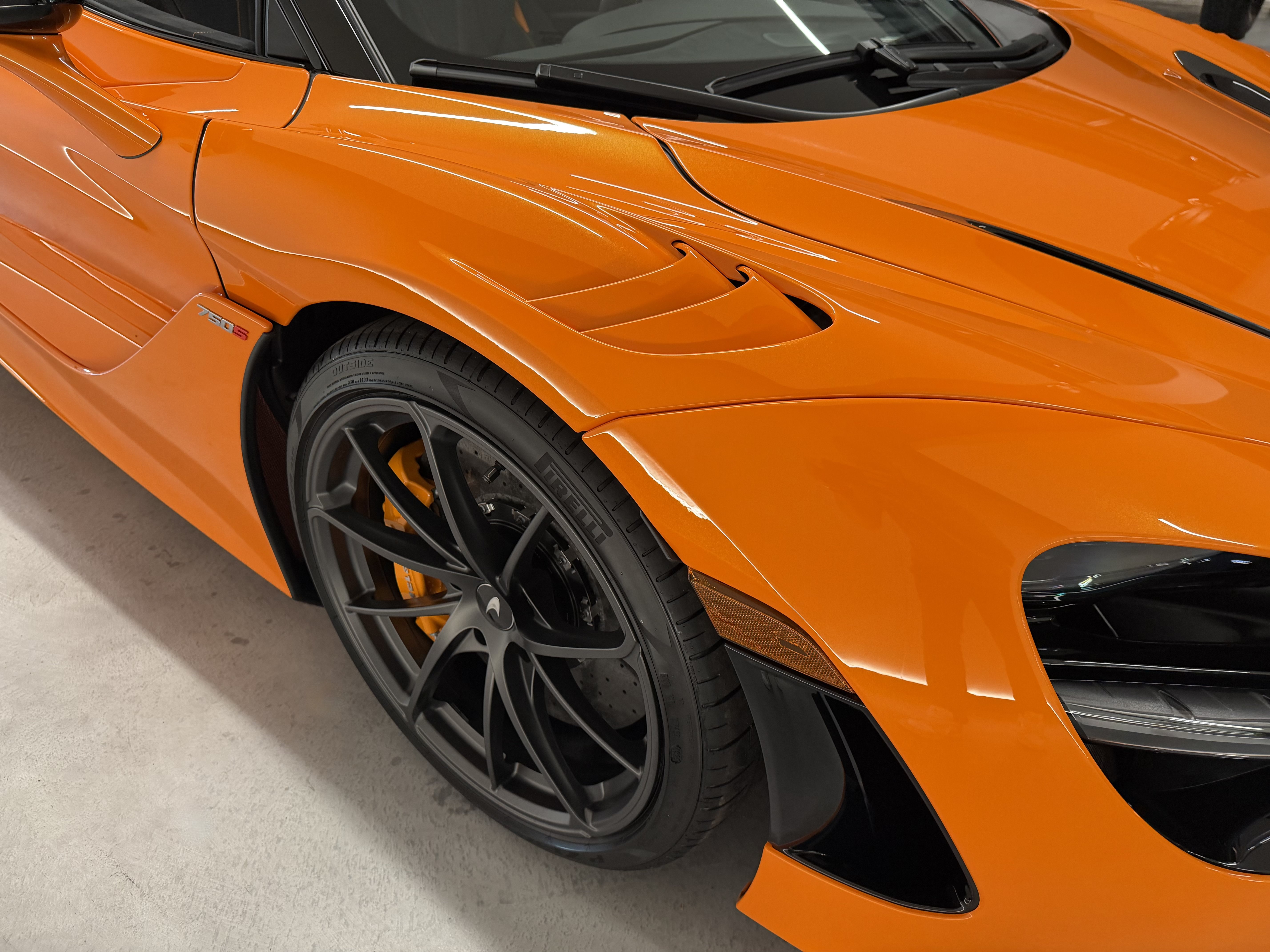 Used 2027 McLaren 750S Spider photo 12
