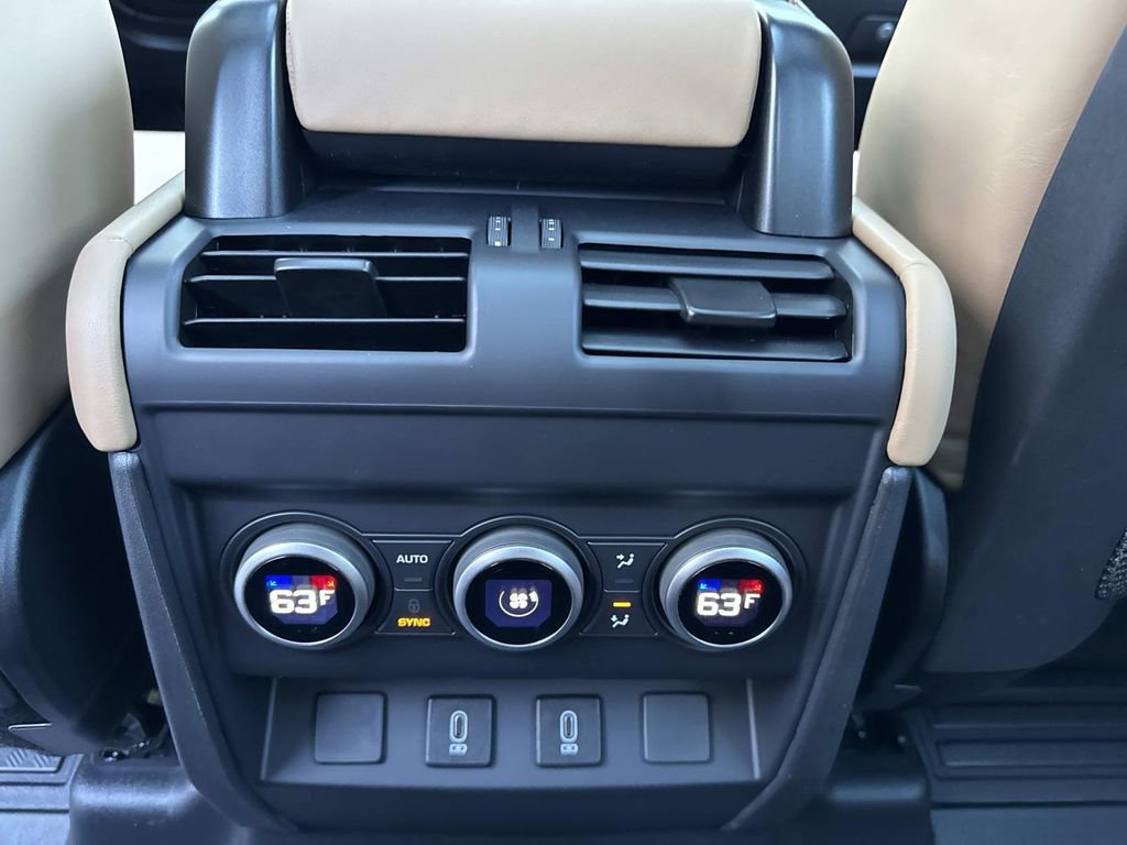 2026 Land Rover Defender 110 X-Dynamic SE