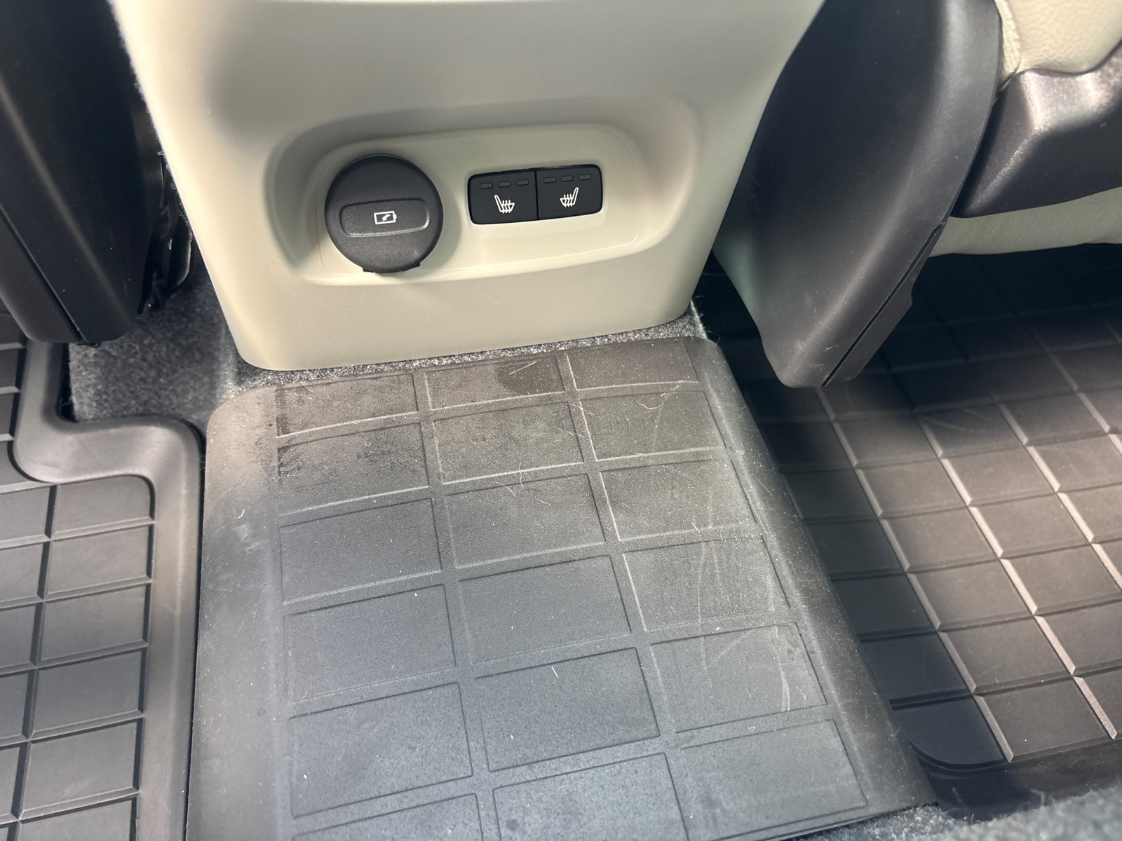 2024 Volvo Xc40 B5 Plus