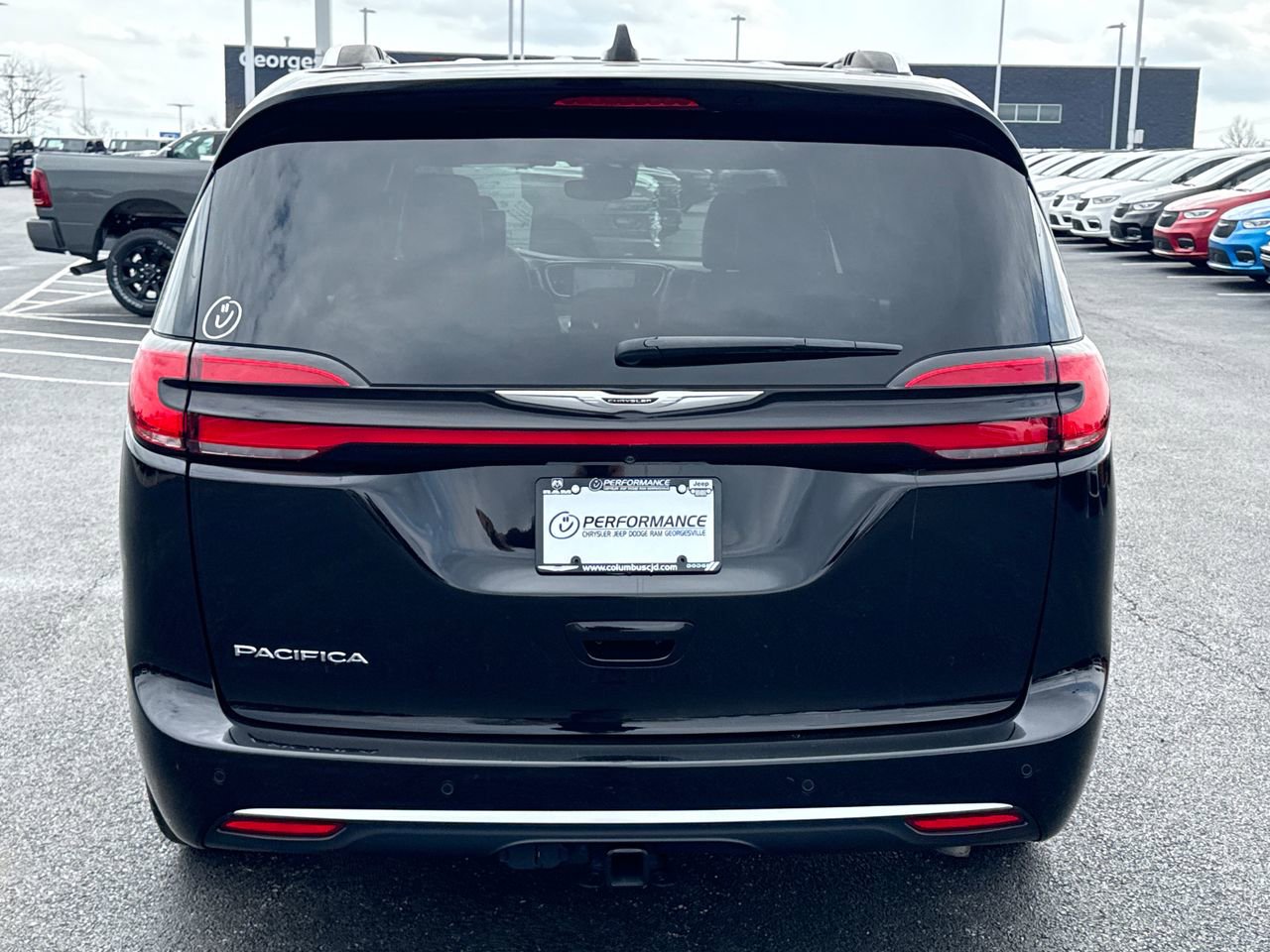 2025 Chrysler Pacifica Pinnacle