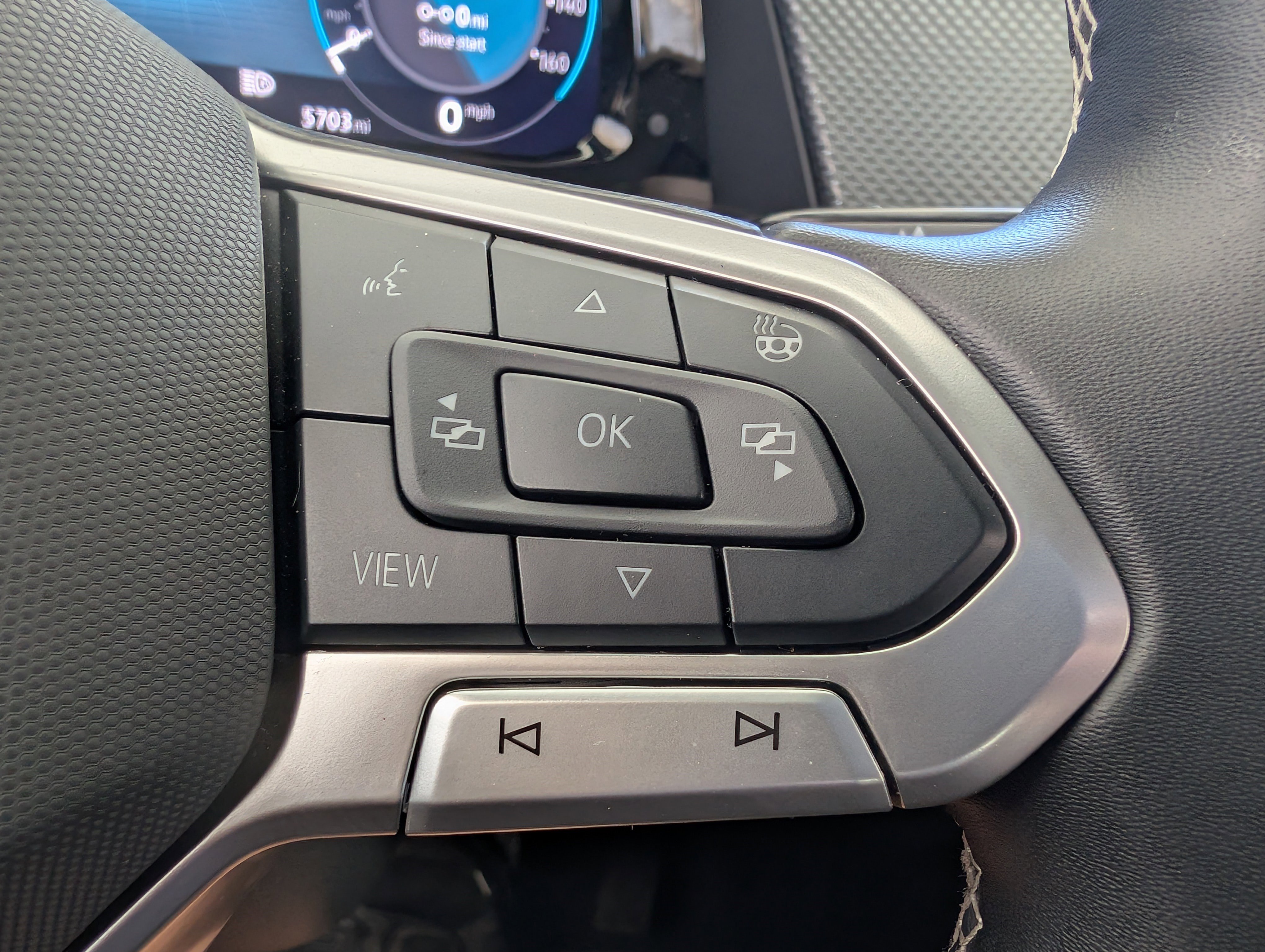 2025 Volkswagen Atlas Cross Sport SEL