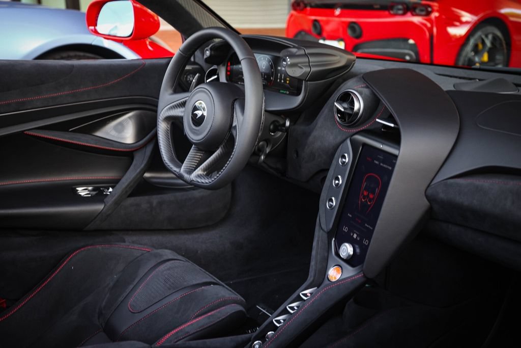 Used 2027 McLaren 750S Spider photo 42