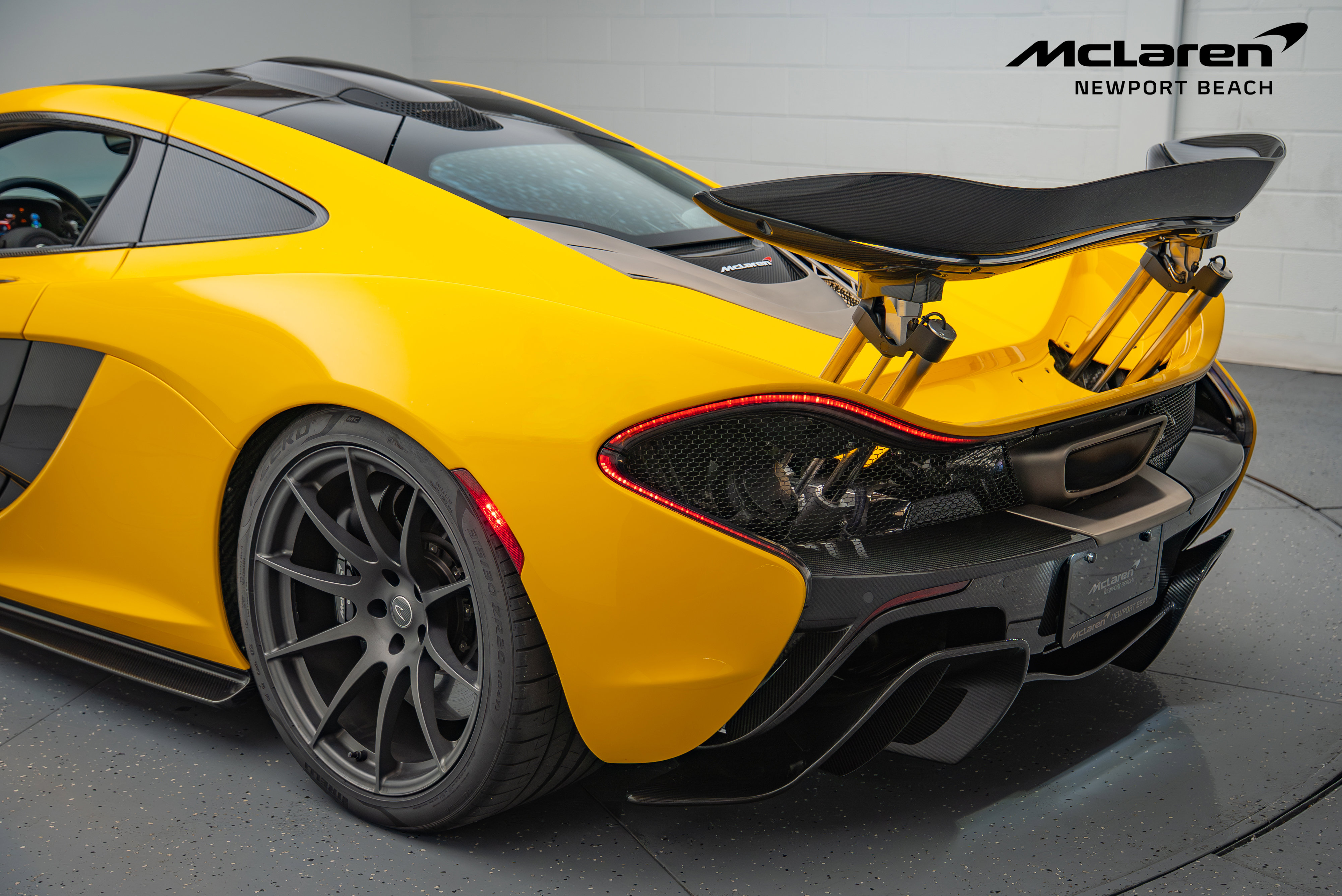 Used 2014 McLaren P1 photo 19