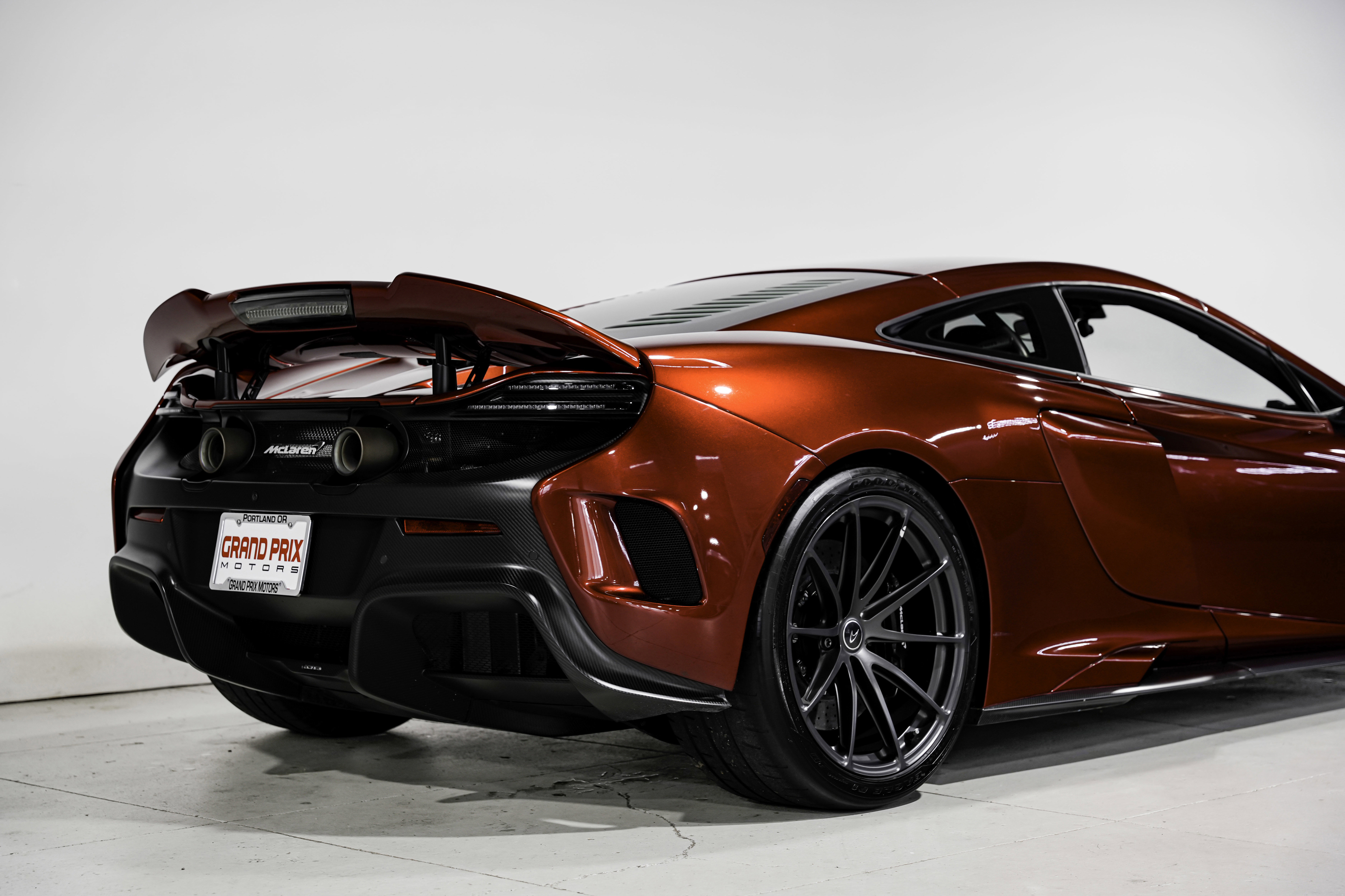 Used 2016 McLaren 675LT Coupe photo 31