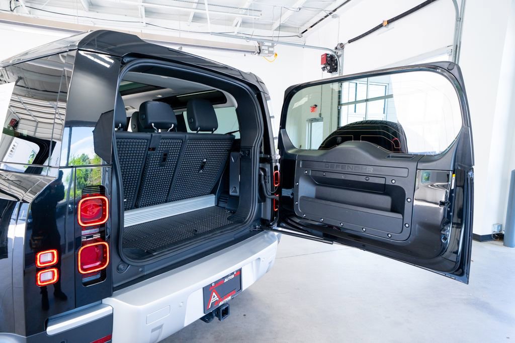 2024 Land Rover Defender 90 S