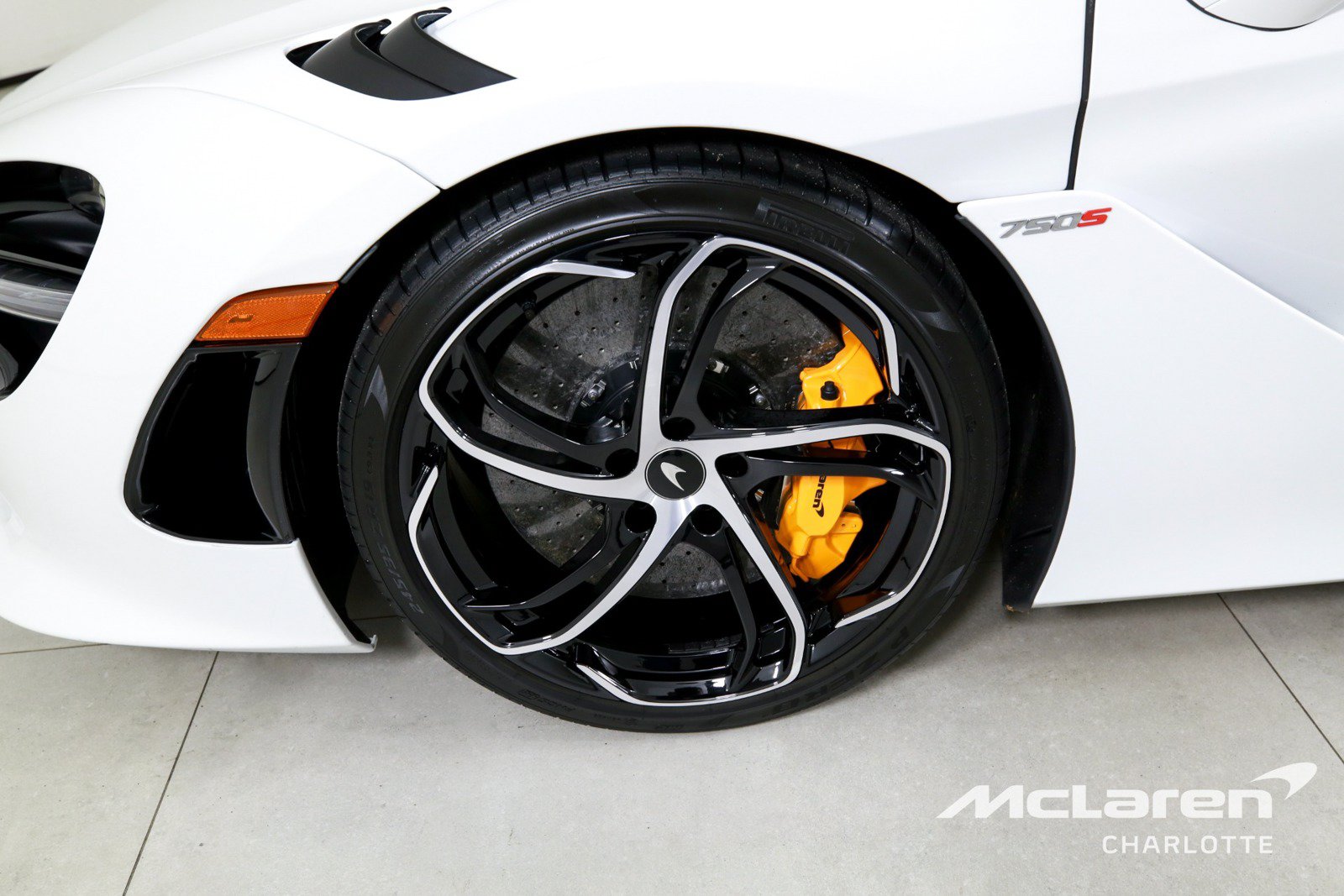 Used 2024 McLaren 750S Spider photo 25