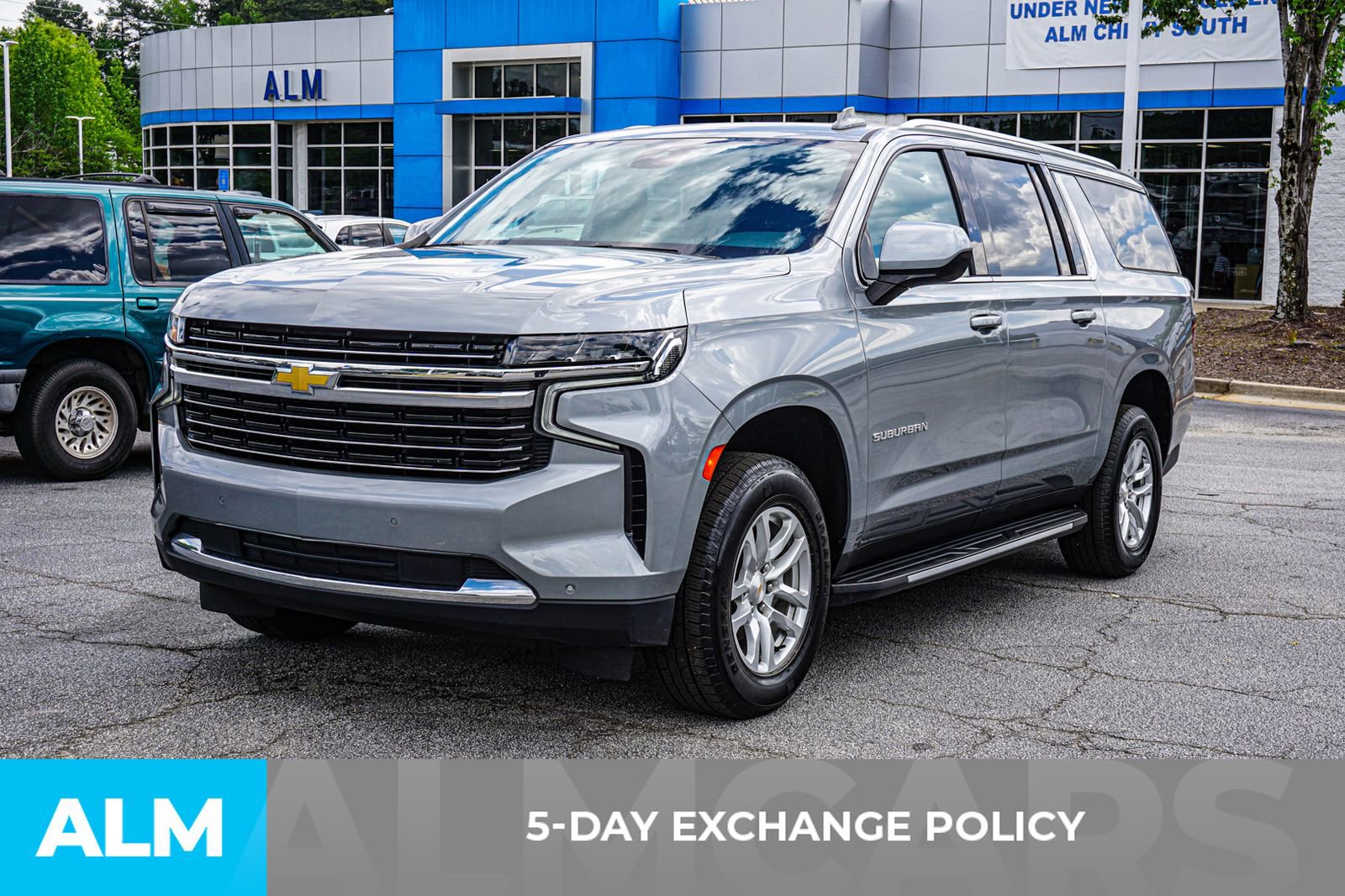 2024 Chevrolet Suburban LT