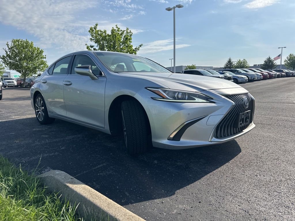 2019 Lexus ES 300h