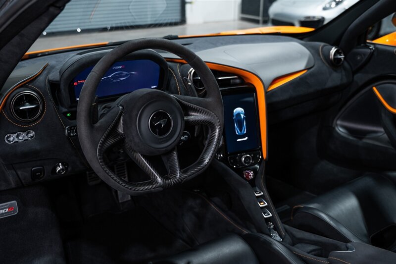 Used 2019 McLaren 720S Performance photo 42