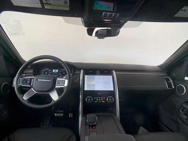 2025 Land Rover Discovery Dynamic SE