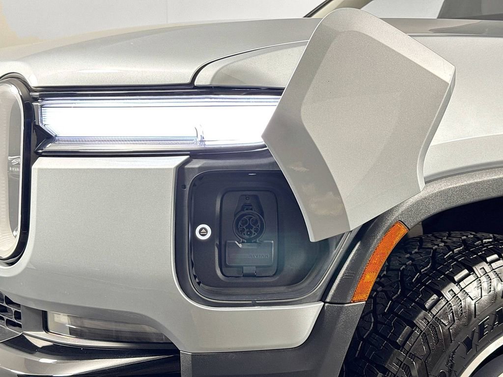 2025 Rivian R1S Adventure