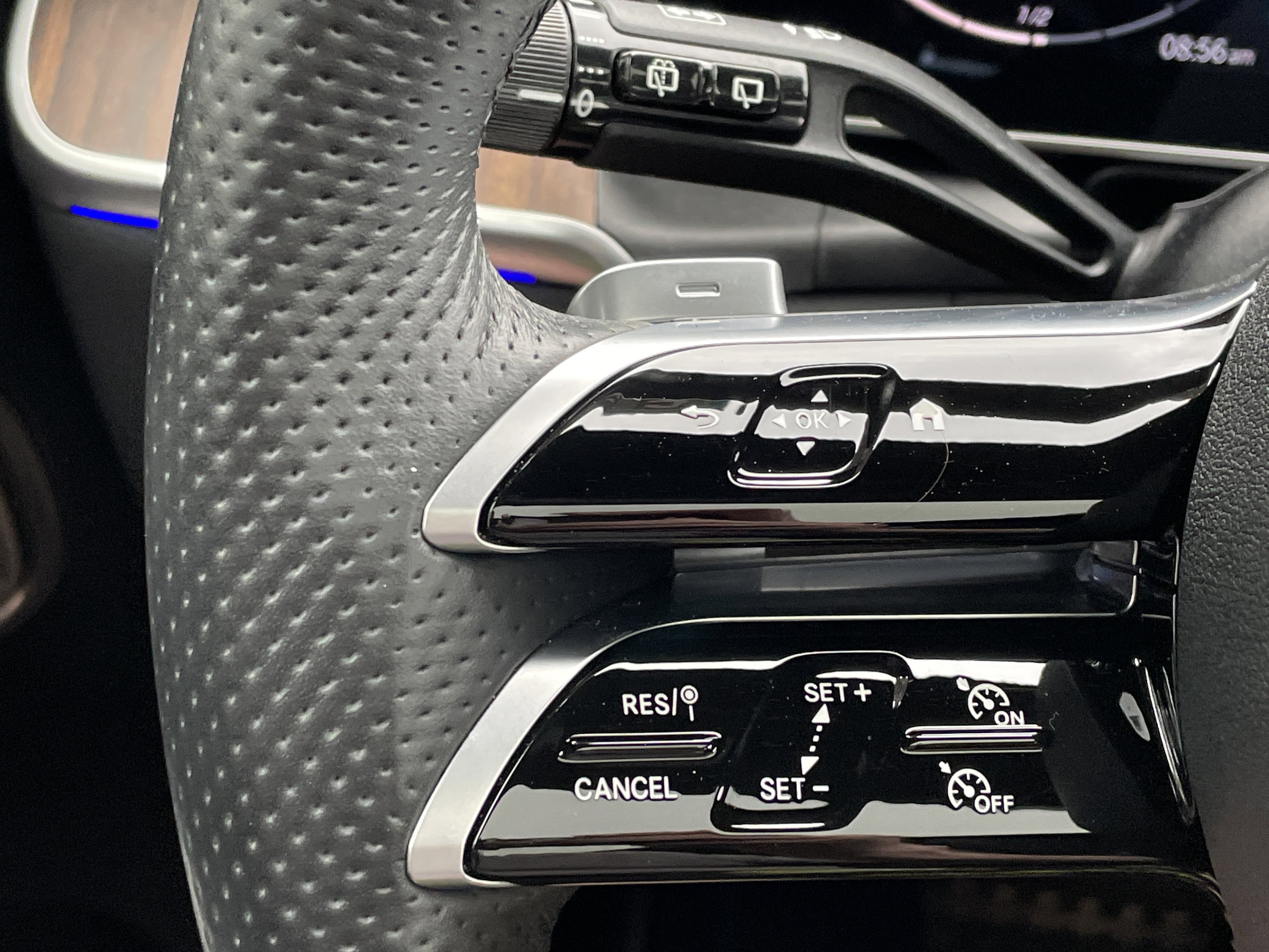 2025 Mercedes-Benz GLC 300