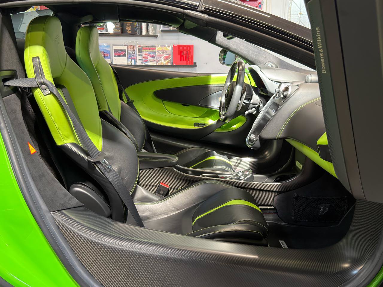 Used 2020 McLaren 600LT Spider photo 17
