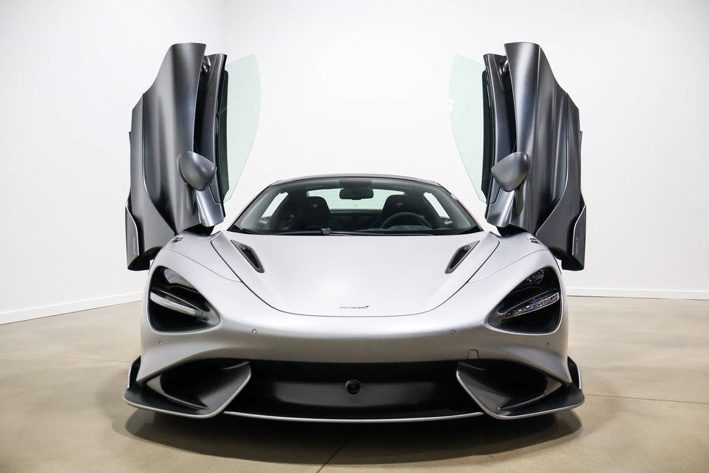 Used 2022 McLaren 765LT photo 17