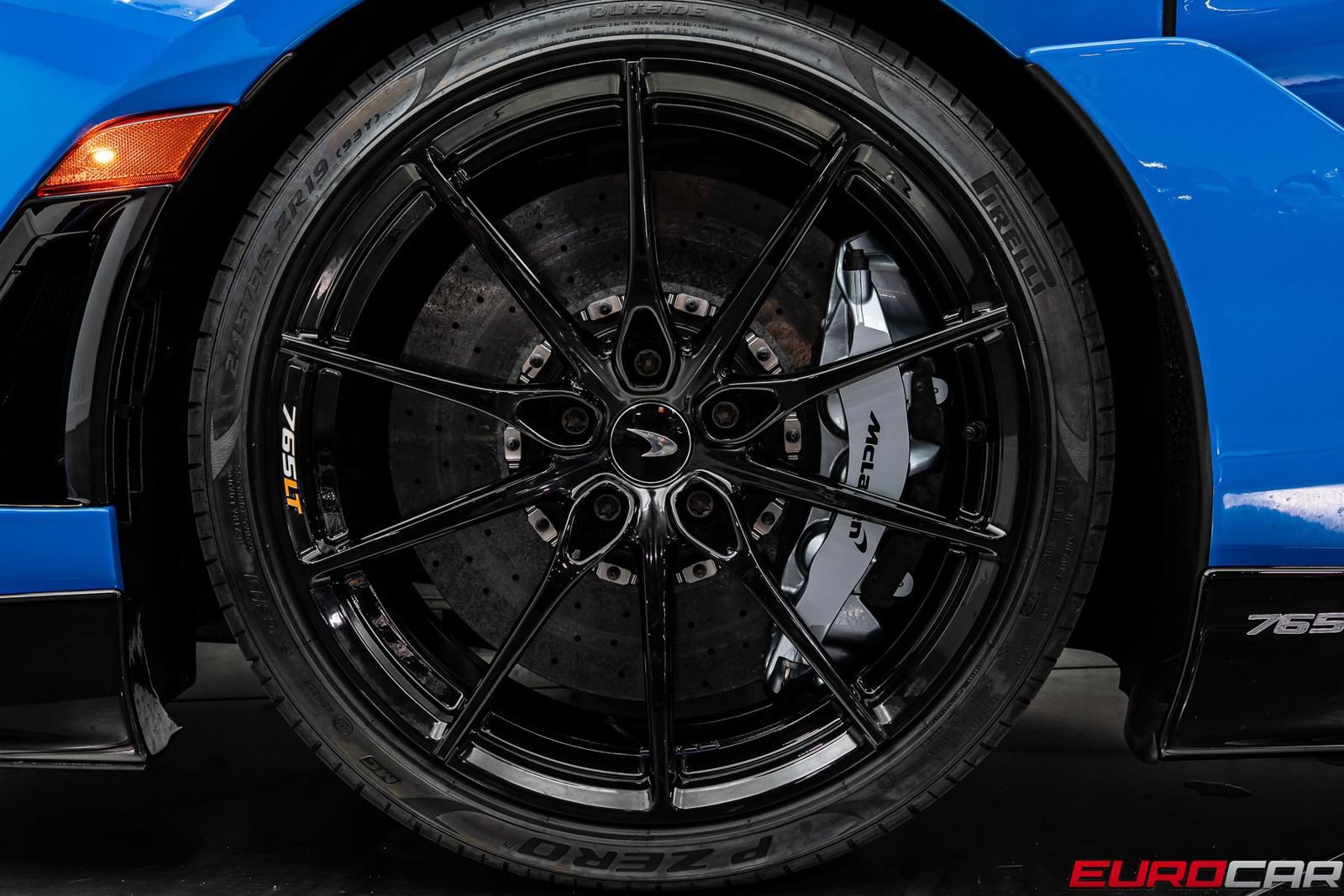 Used 2022 McLaren 765LT photo 29